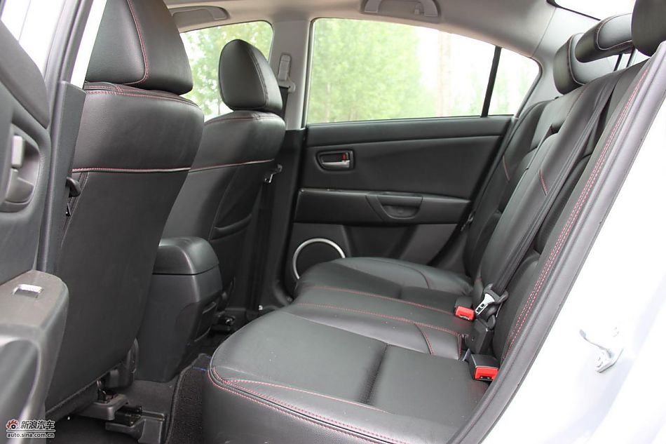 马自达3经典款内饰