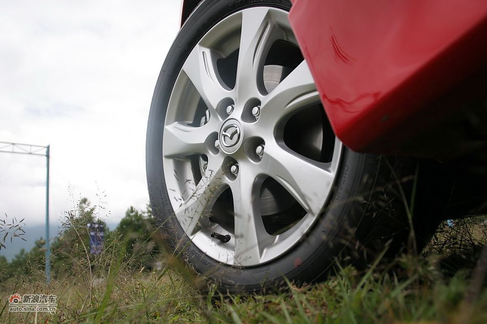 马自达3星骋外观细节