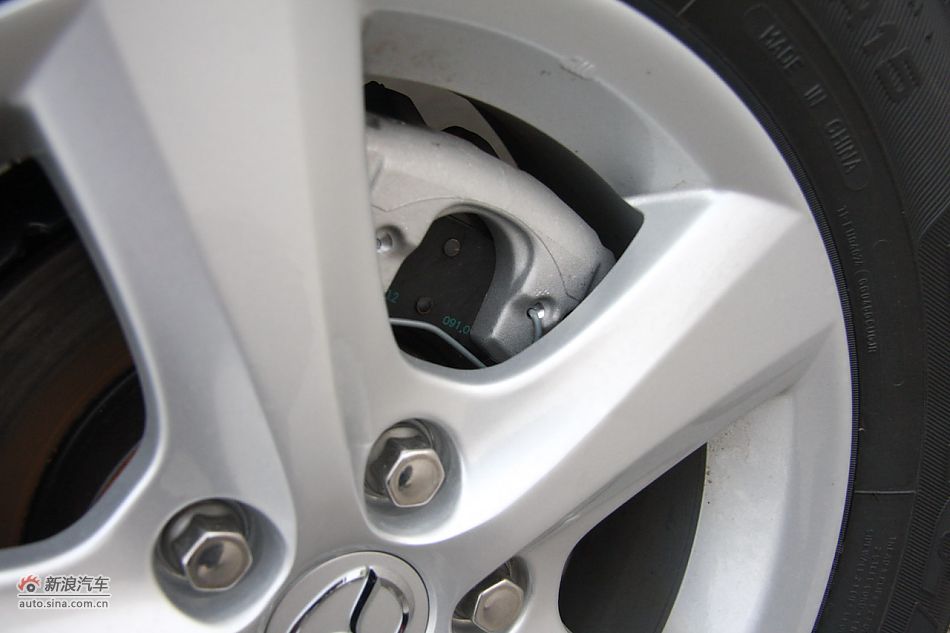 发动机、底盘悬挂及后备箱