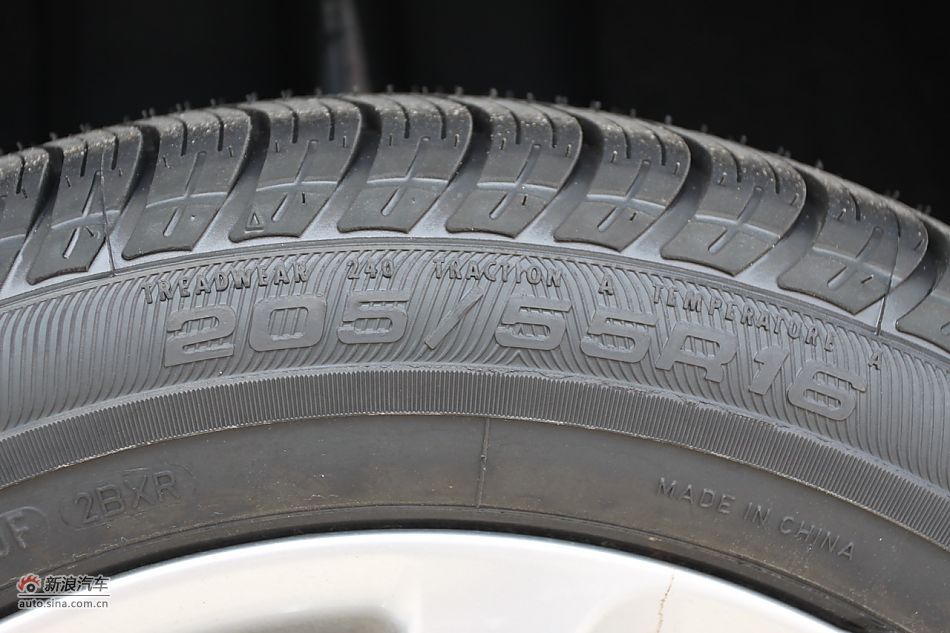 发动机、底盘悬挂及后备箱