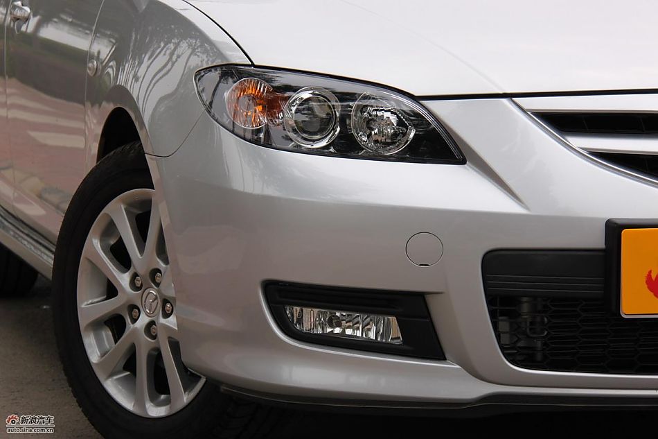 马自达3经典款外观