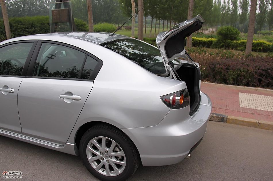 马自达3经典款外观