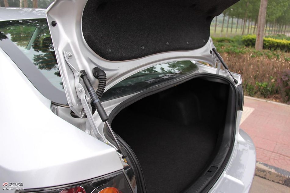 马自达3经典款外观