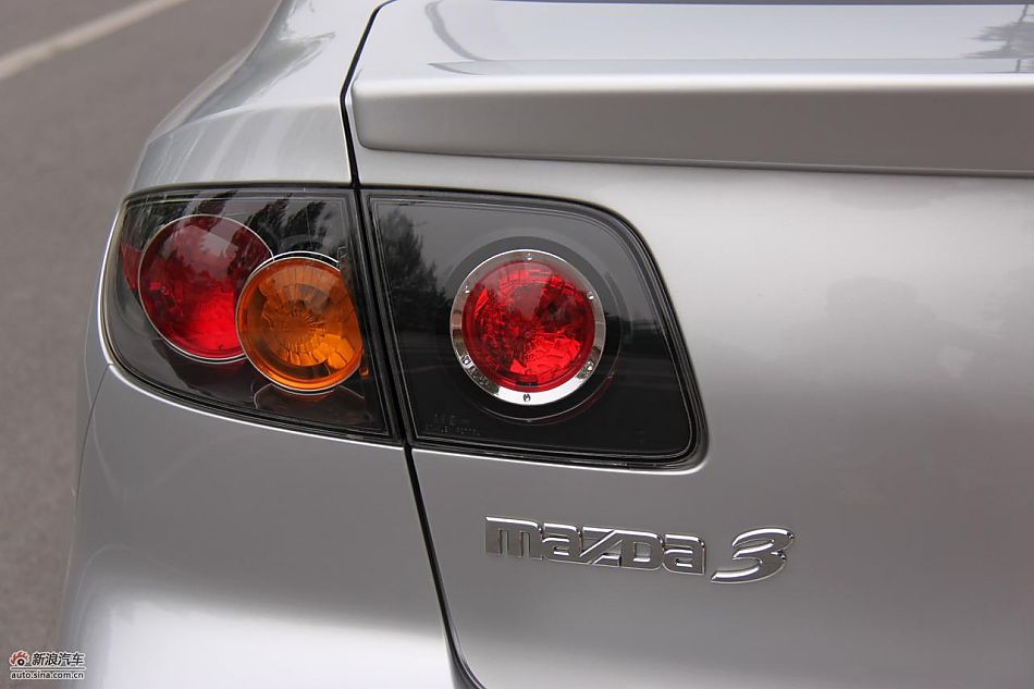 马自达3经典款外观