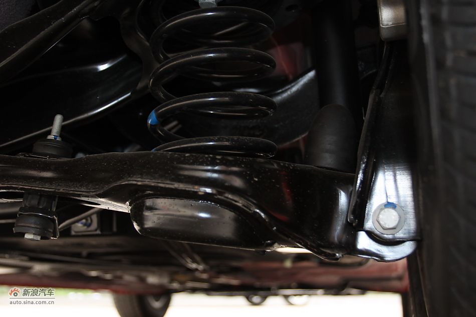 发动机、底盘悬挂及后备箱