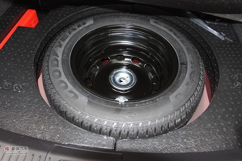 发动机、底盘悬挂及后备箱