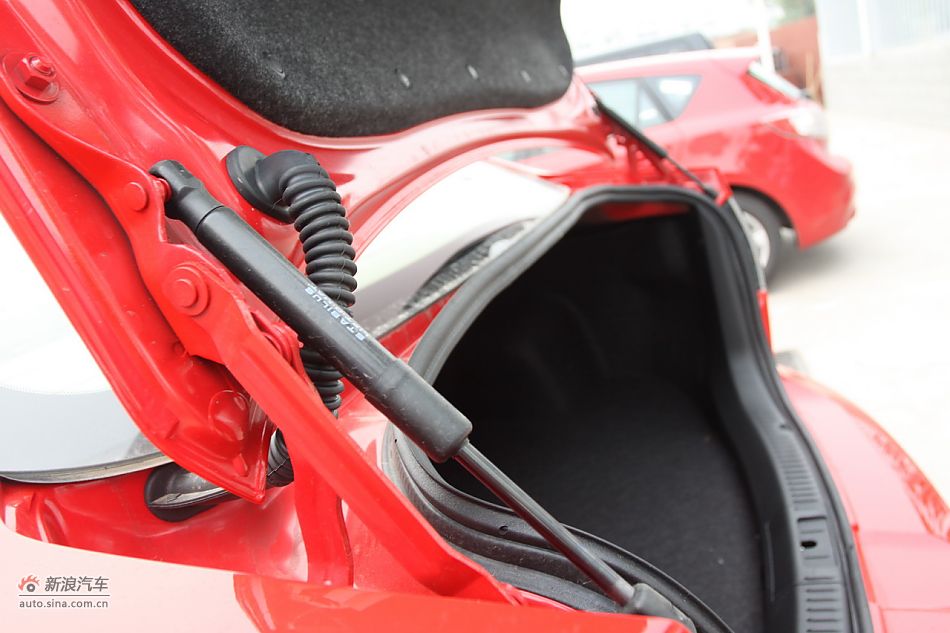 发动机、底盘悬挂及后备箱