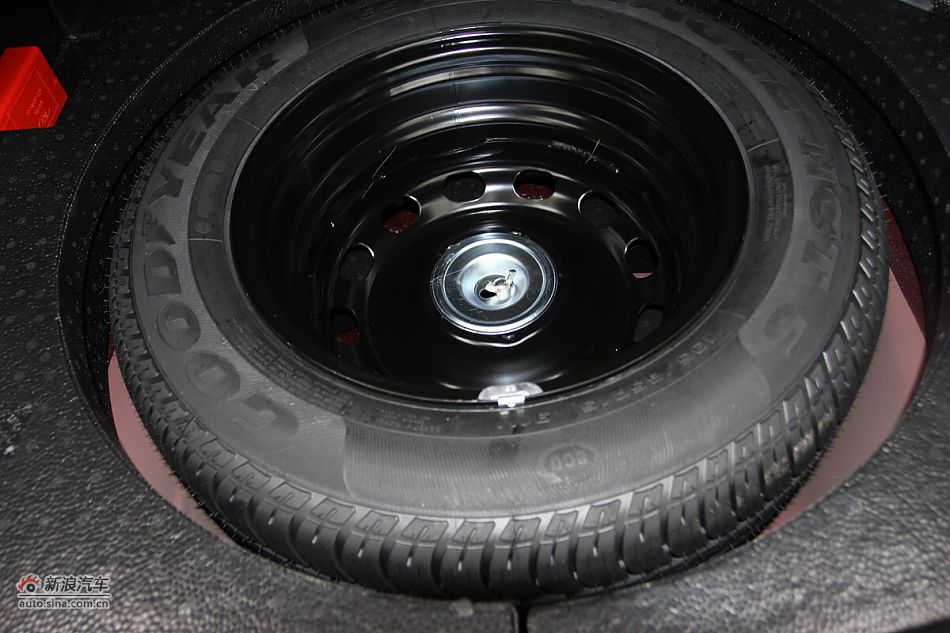 发动机、底盘悬挂及后备箱