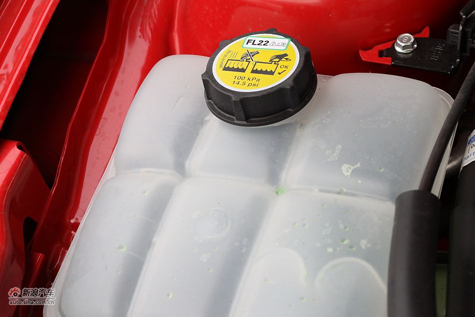 发动机、底盘悬挂及后备箱