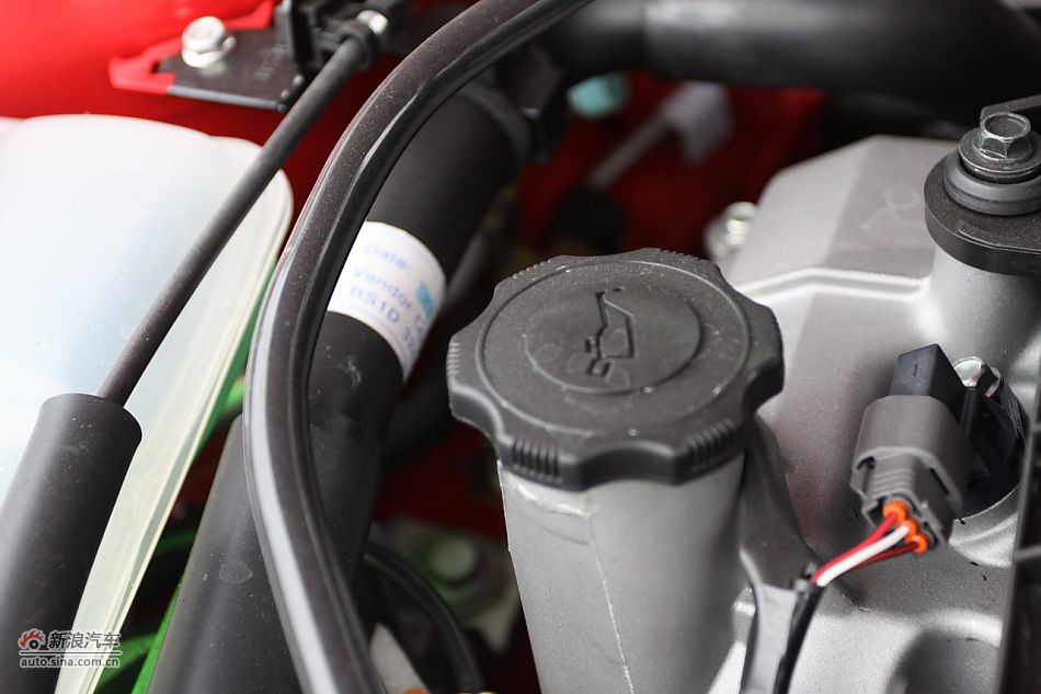 发动机、底盘悬挂及后备箱