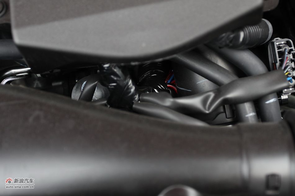 发动机、底盘悬挂及后备箱