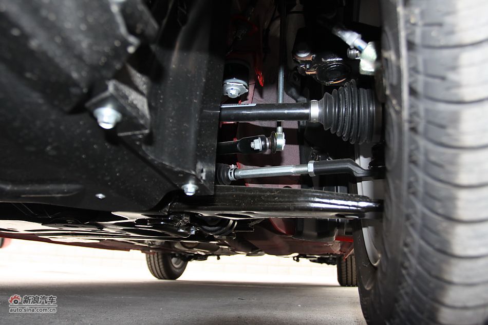 发动机、底盘悬挂及后备箱