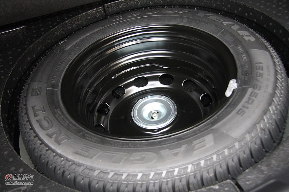 发动机、底盘悬挂及后备箱