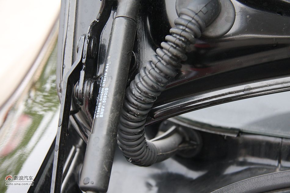 发动机、底盘悬挂及后备箱