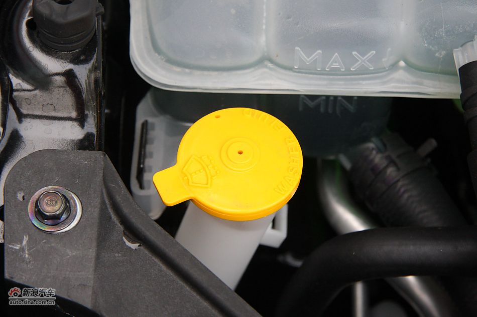 发动机、底盘悬挂及后备箱