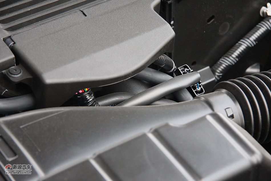 发动机、底盘悬挂及后备箱