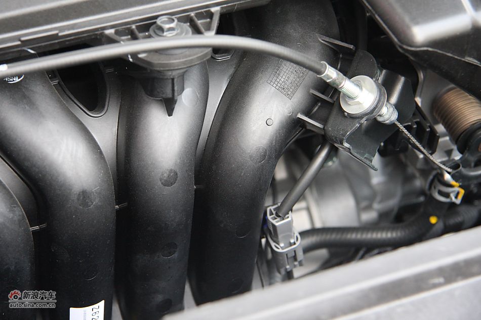 发动机、底盘悬挂及后备箱