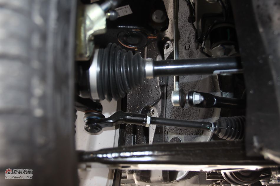 发动机、底盘悬挂及后备箱