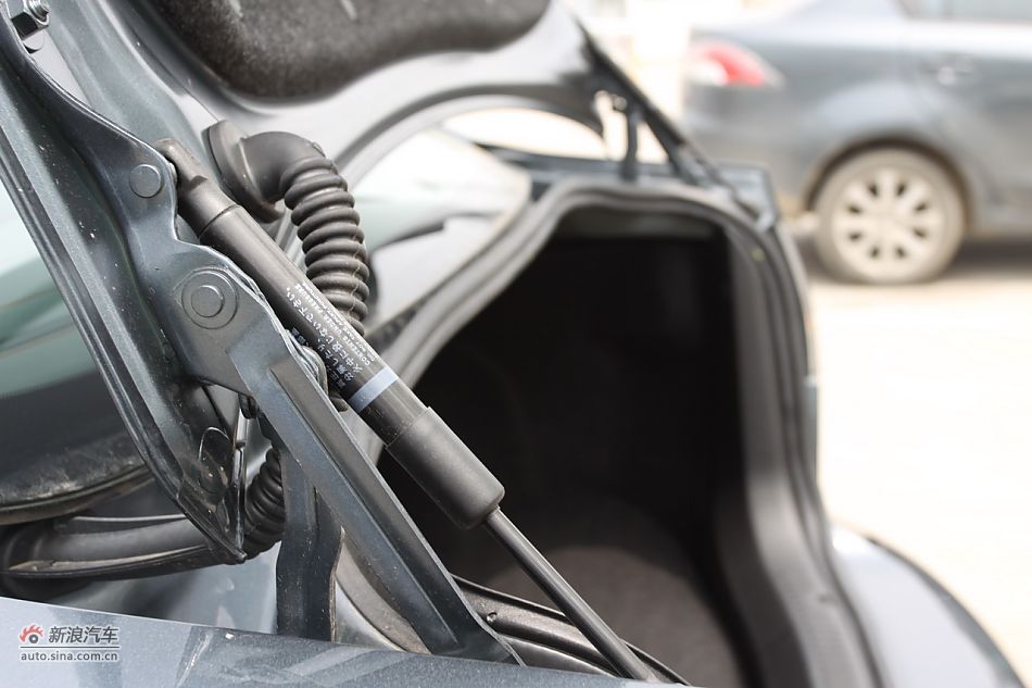 发动机、底盘悬挂及后备箱