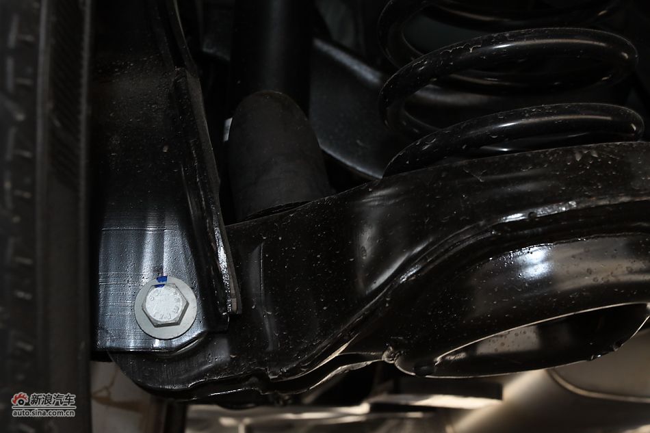 发动机、底盘悬挂及后备箱