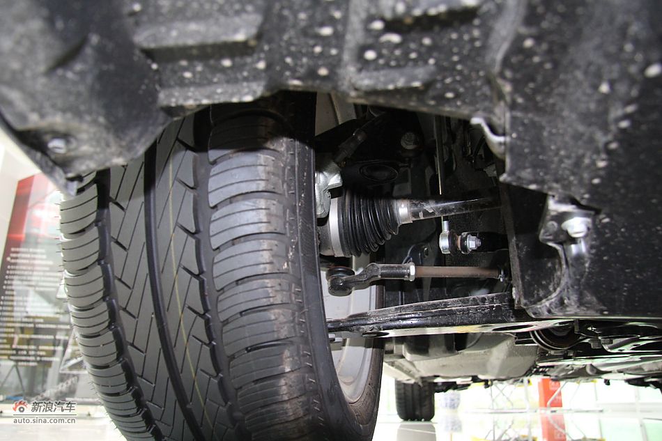 发动机、底盘悬挂及后备箱