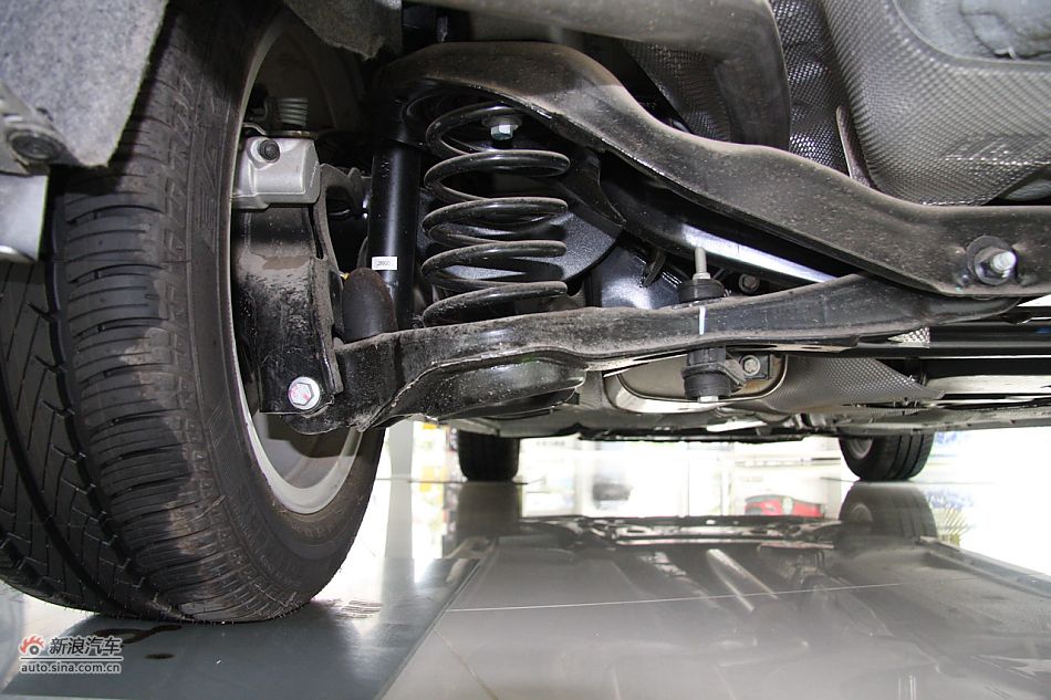 发动机、底盘悬挂及后备箱