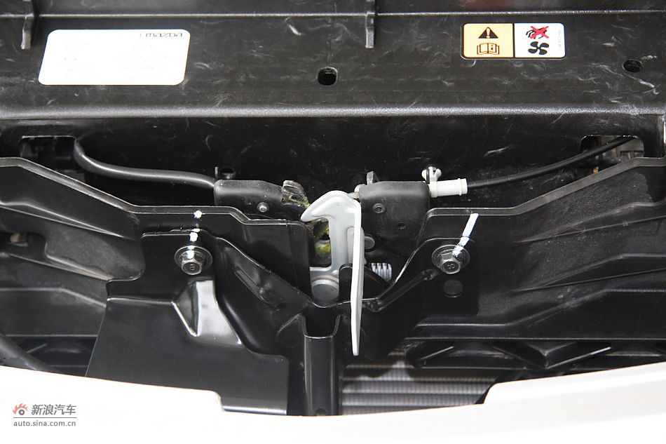 发动机、底盘悬挂及后备箱