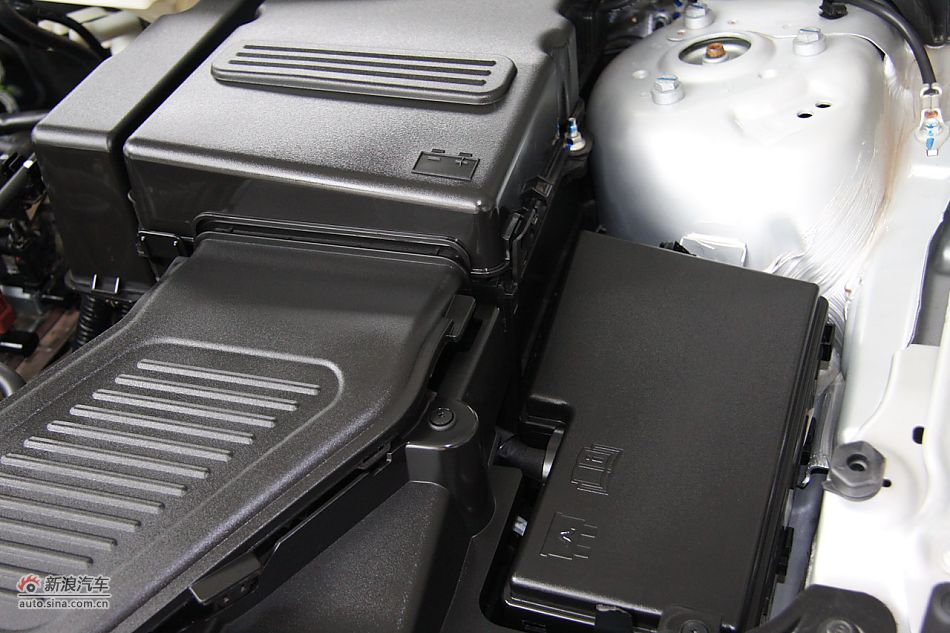 发动机、底盘悬挂及后备箱