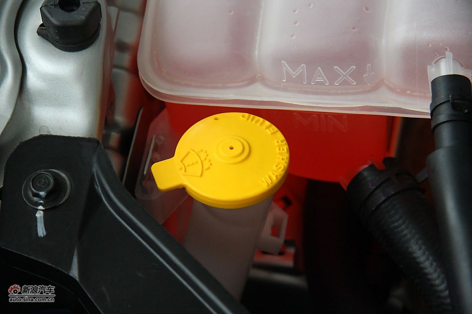 发动机、底盘悬挂及后备箱