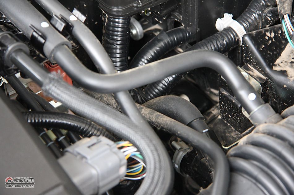 发动机、底盘悬挂及后备箱