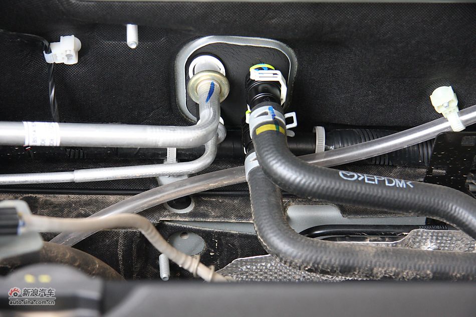 发动机、底盘悬挂及后备箱