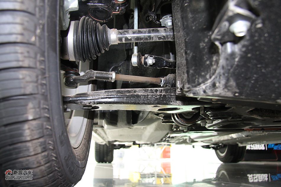 发动机、底盘悬挂及后备箱