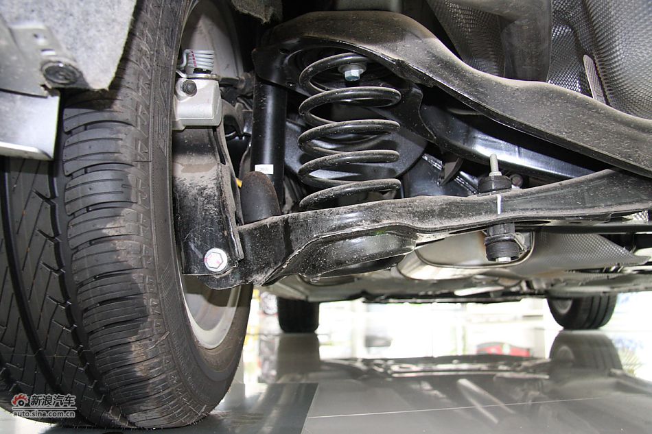 发动机、底盘悬挂及后备箱