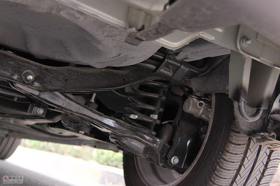 马自达3经典款底盘