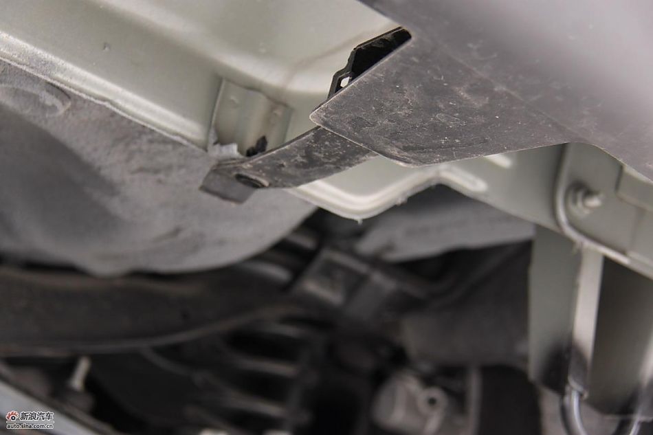 马自达3经典款底盘