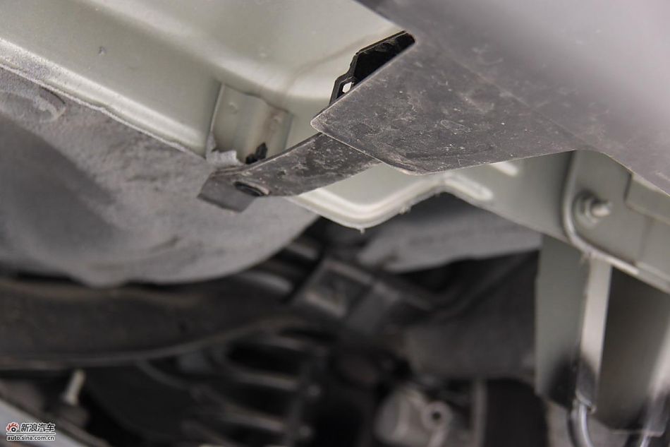 马自达3经典款底盘