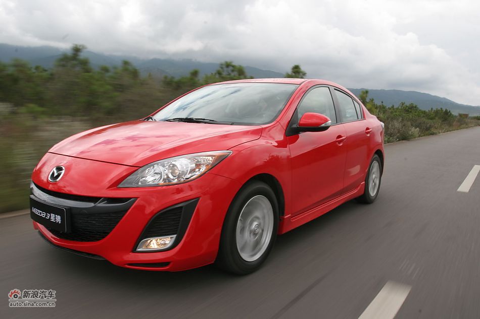 马自达3星骋公路动态