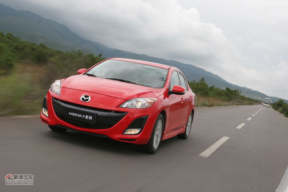 马自达3星骋公路动态