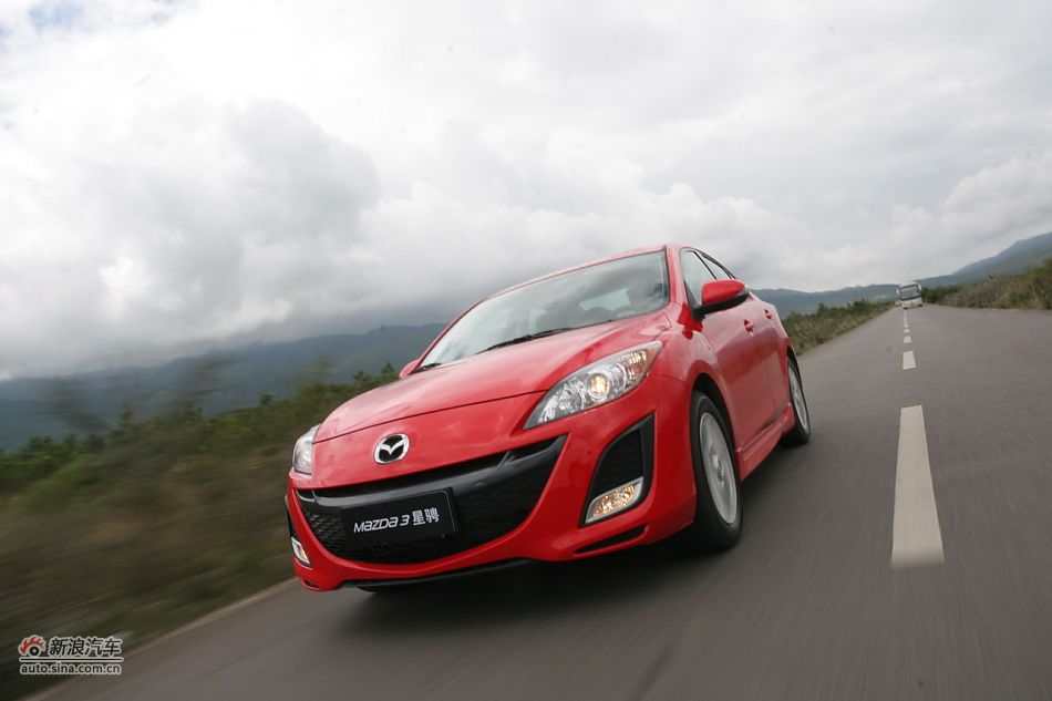 马自达3星骋公路动态