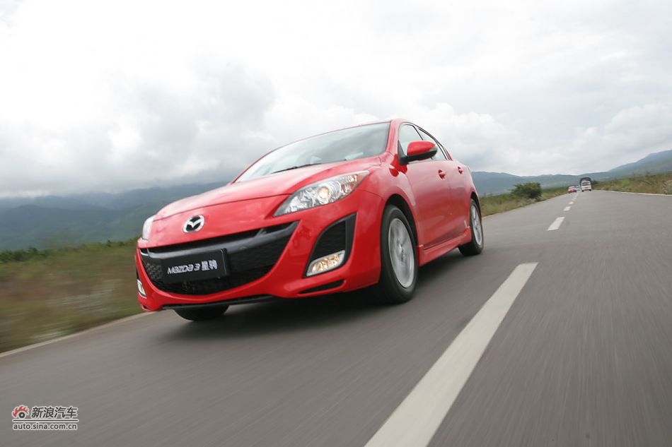 马自达3星骋公路动态