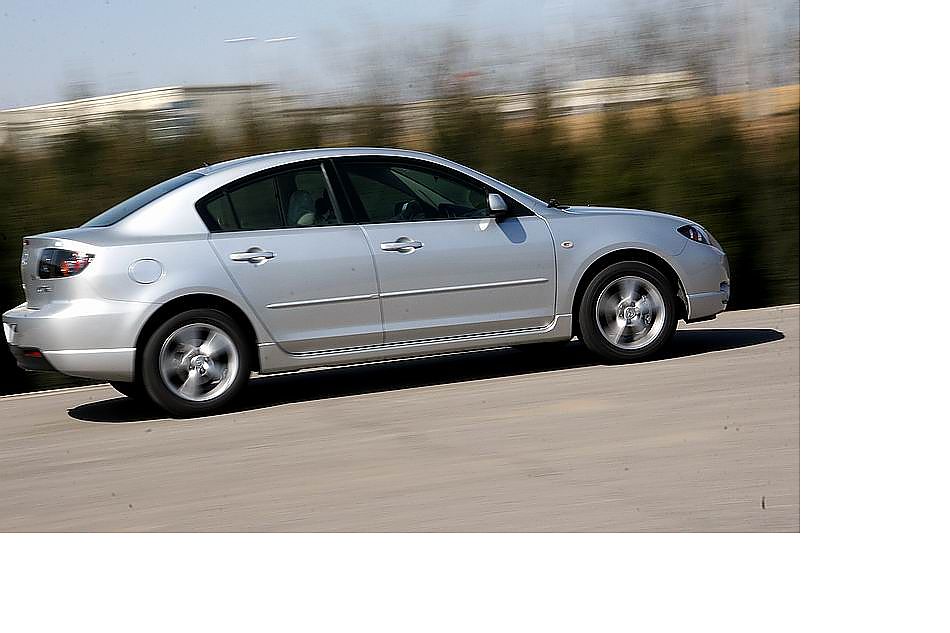 马自达3动态图片