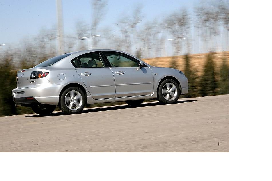 马自达3动态图片