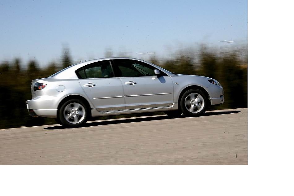 马自达3动态图片