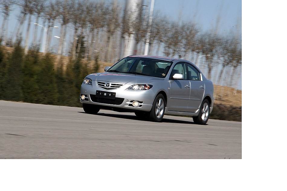 马自达3动态图片