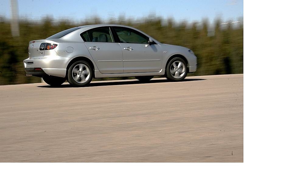 马自达3动态图片