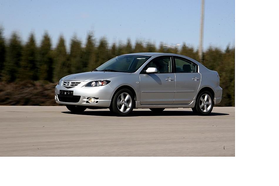 马自达3动态图片