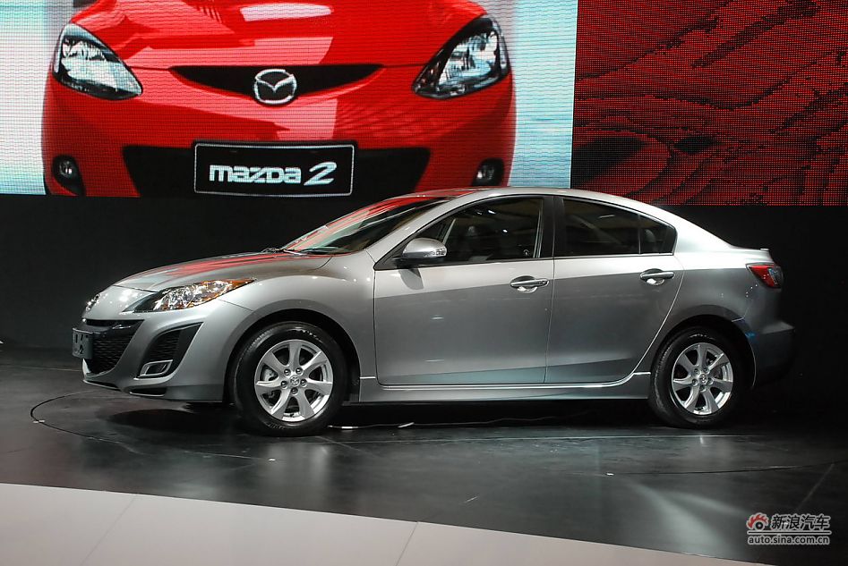 长安马自达3三厢