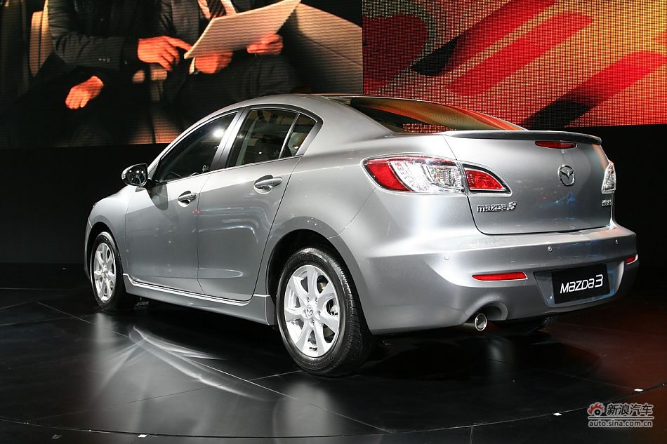 国产新马自达3三厢