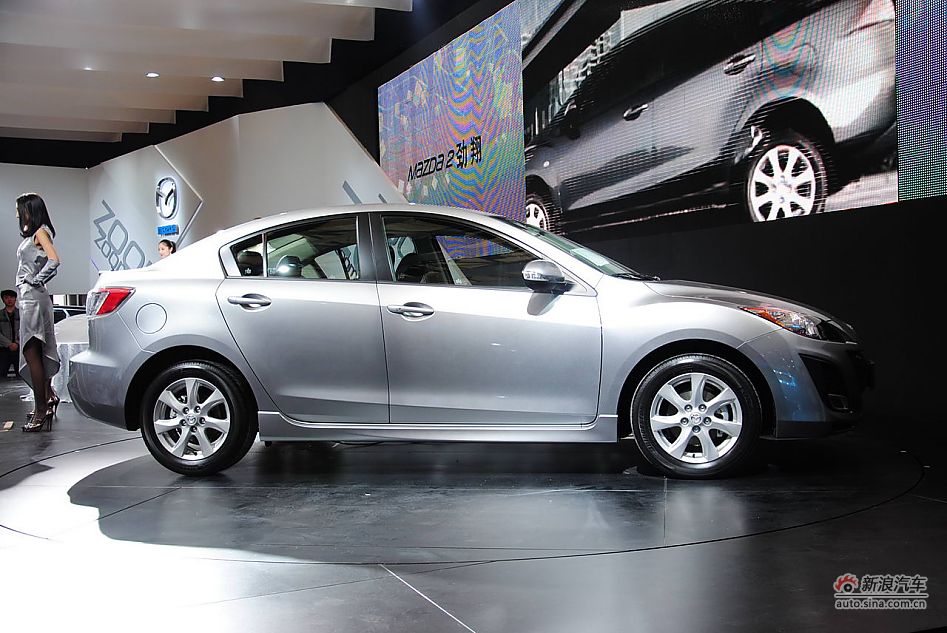 长安马自达3三厢