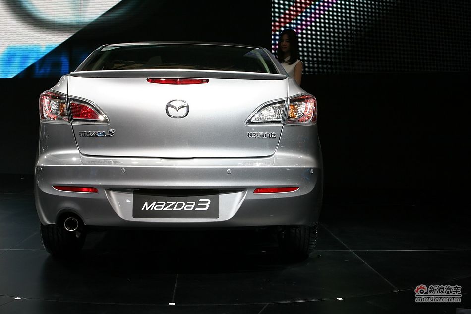 国产新马自达3三厢